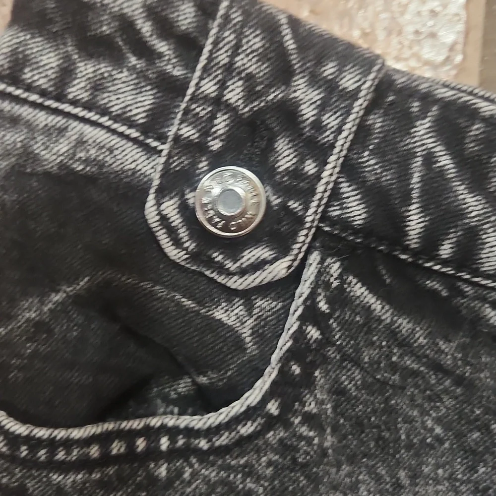 WILD fable black ruffle mini skirt size 4 EUC